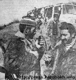 Старший группы спасателей и. о. командира взвода Сейран Григорян [справа] и спасатель — связной Алексей Мирзоян.